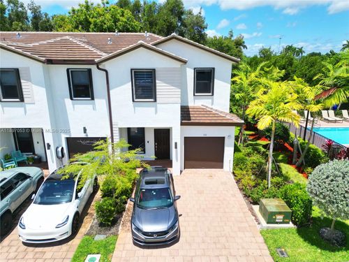 132 Sw 185th Way, Pembroke Pines, FL, 33029-5470 | Card Image