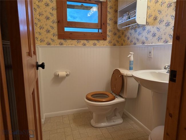 185 Howie Rd, House other with 2 bedrooms, 3 bathrooms and null parking in Big Timber MT | Image 18