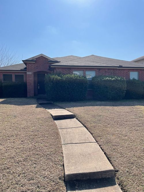 1336 Bumble Bee Dr, Lancaster, TX, 75134-1631 | Card Image