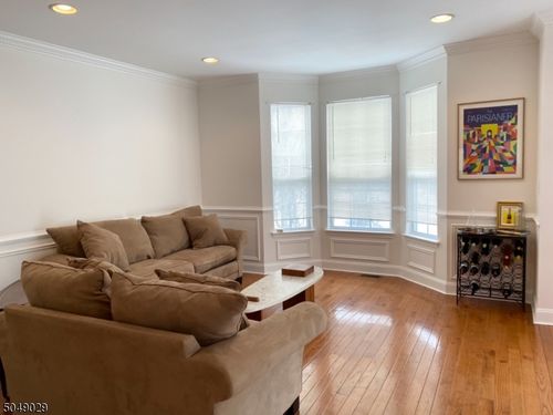 4 Cummington Ln, Flemington, NJ, 08822-3504 | Card Image