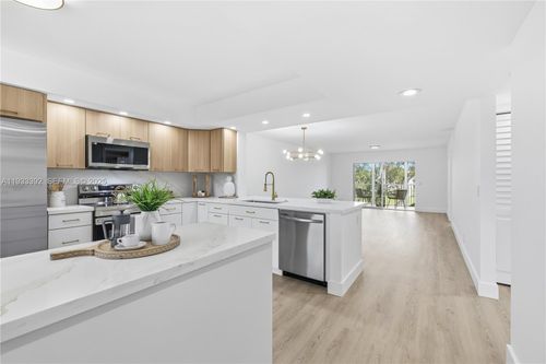 apt-313c-1101 Sw 128th Ter, PEMBROKE PINES, FL, 33027-1920 | Card Image