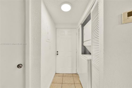 apt-444-8290 Lake Dr, Doral, FL, 33166-4676 | Card Image