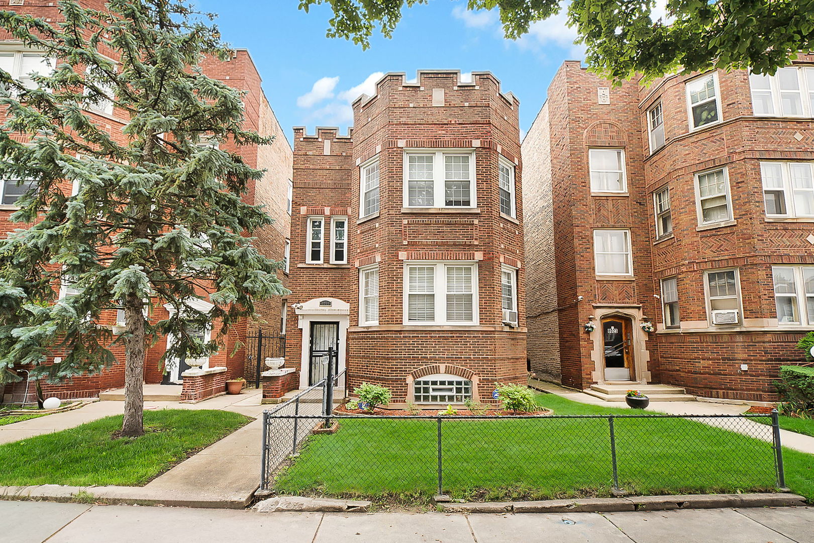 Residential Income in Chicago 3
