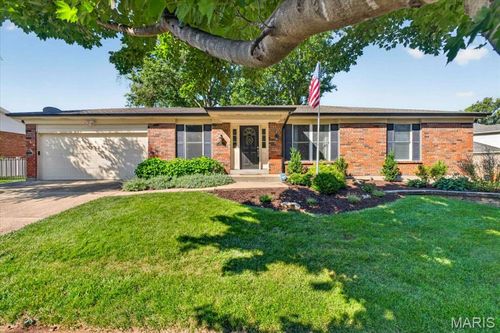 4590 Grandcastle Dr, Saint Louis, MO, 63128-3039 | Card Image