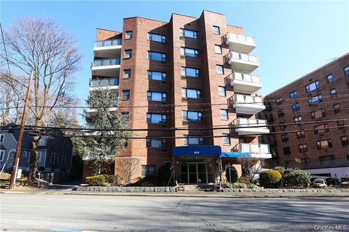 3f-111 E Hartsdale Ave, Hartsdale, NY, 10530-3218 | Card Image