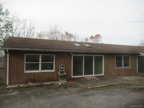 64 Hillside View Rd, Mahopac, NY, 10541-2521 | Card Image