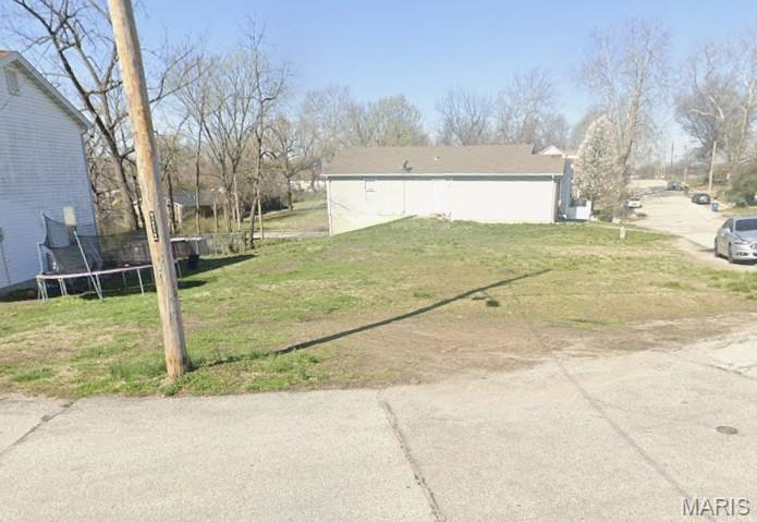 Land in St Louis 3