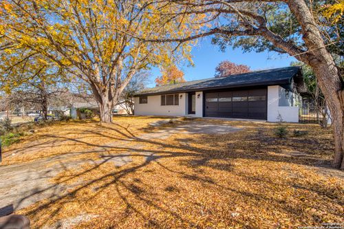 1118 Donna Kay Dr, Kerrville, TX, 78028-3419 | Card Image