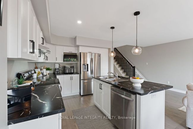 5 Mcphail Rd, House attached with 3 bedrooms, 3 bathrooms and 2 parking in Carleton Place ON | Image 11