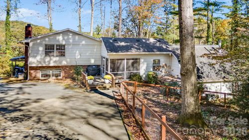 203 Davis Mountain Rd, Laurel Park, NC, 28739-3919 | Card Image