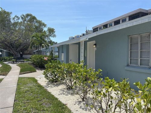8-170 Roosevelt Dr, Sarasota, FL, 34236-2246 | Card Image