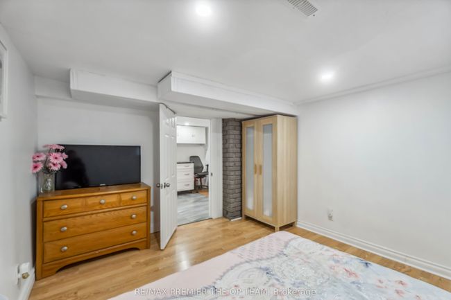 273 E 13 Th St, House other with 5 bedrooms, 3 bathrooms and 5 parking in Hamilton ON | Image 30