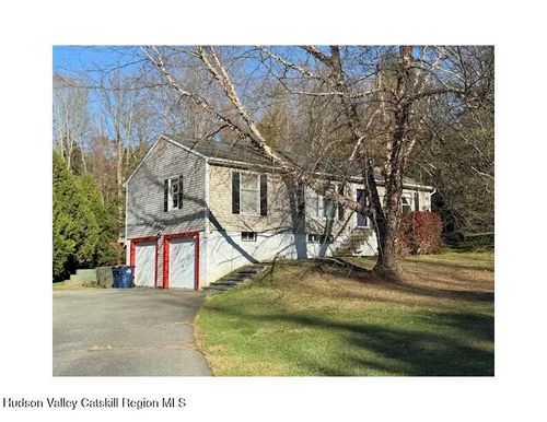 5 Red Cedar Ln, Millerton, NY, 12546-4656 | Card Image