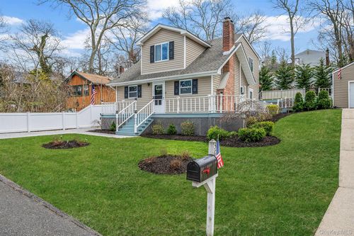 38 Hawthorne Rd, Rocky Point, NY, 11778-8719 | Card Image