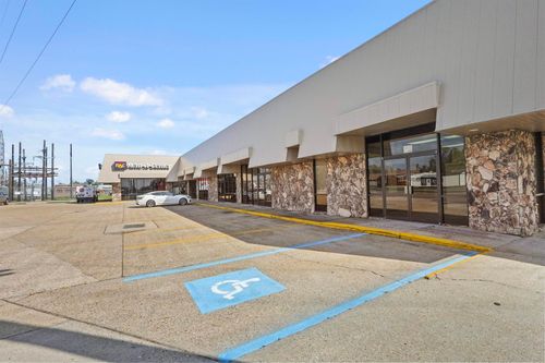421 W Tunnel Blvd, Houma, LA, 70360-5591 | Card Image