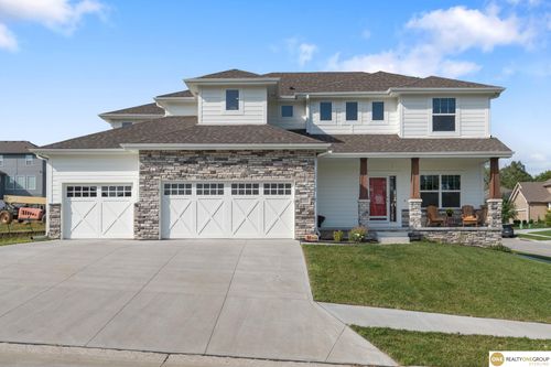 19802 Cottonwood St, Gretna, NE, 68028-5077 | Card Image