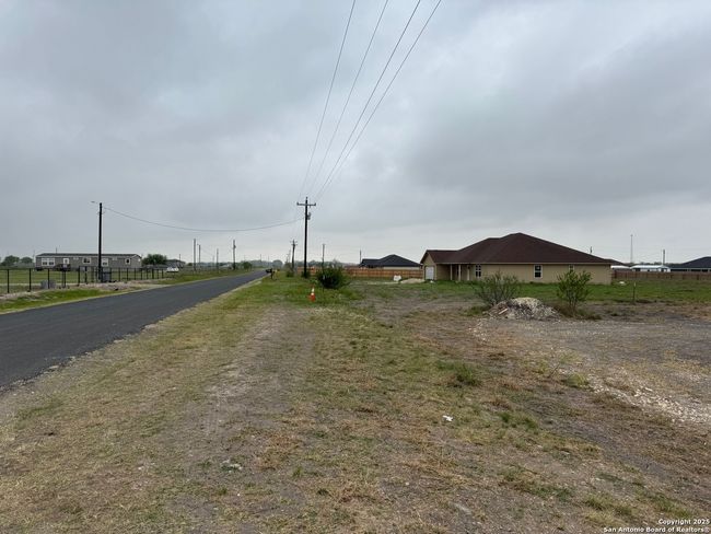 450 County Road 679, House other with 3 bedrooms, 2 bathrooms and null parking in Natalia TX | Image 20