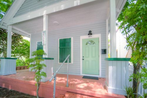 1317 Newton St, Key West, FL, 33040-7025 | Card Image