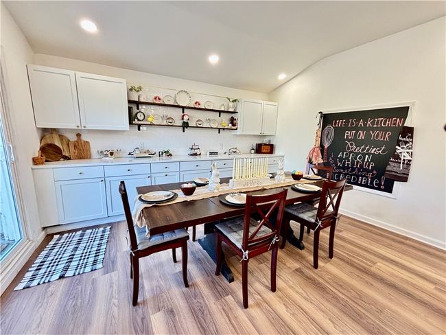 Imagine the parties and meals you will plan in this beauty | Image 26