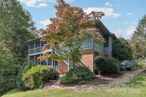 3503 Mountain Top Way, Hendersonville, NC, 28739-8846 | Card Image