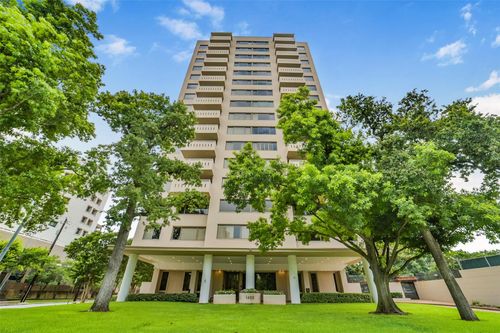 11a-1400 Hermann Dr, Houston, TX, 77004-7137 | Card Image