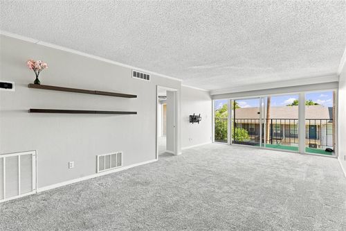 20-6100 N Brookline Ave, Oklahoma City, OK, 73112-4338 | Card Image