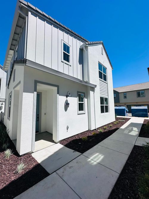 2580 Night Bloom Way, Lathrop, CA, 95330-7040 | Card Image