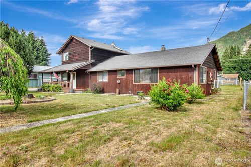930 Commercial Ave, Darrington, WA, 98241-7702 | Card Image