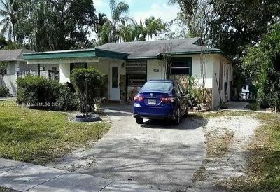 4161 Sw 56 Th Terrace, House other with 3 bedrooms, 2 bathrooms and null parking in Davie FL | Image 1