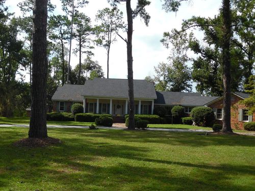 912 S Lakeshore Dr, Valdosta, GA, 31605-7911 | Card Image