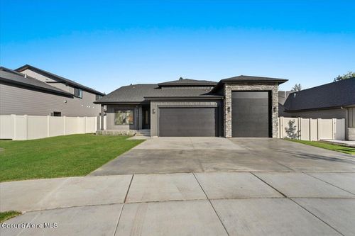 9345 Secretariat Ln, Hayden, ID, 83835-8930 | Card Image