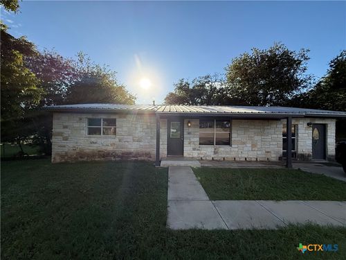 32 Hillcrest Dr, Lampasas, TX, 76550-3357 | Card Image