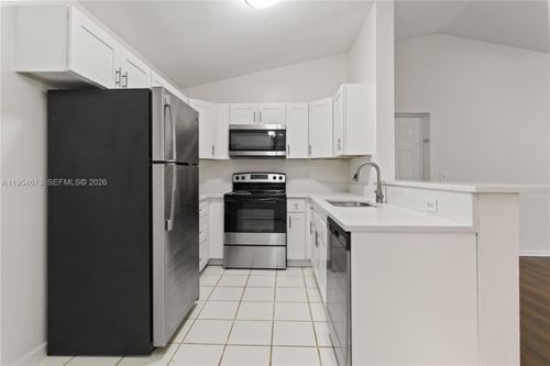 apt-924-5570 Nw 61st St, Coconut Creek, FL, 33073-2531 | Card Image