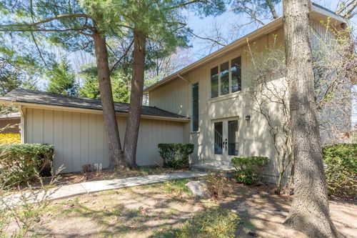 6620 Red Cedar Ln, West Bloomfield, MI, 48324-3766 | Card Image