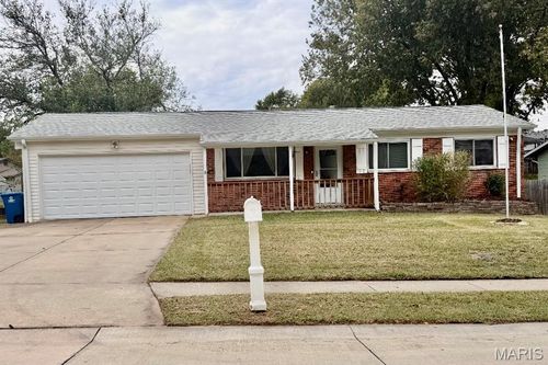 1759 Roth Hill Dr, Maryland Heights, MO, 63043-2951 | Card Image