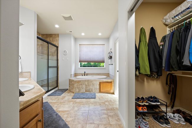 586 Lodi Loop, Home with 4 bedrooms, 3 bathrooms and null parking in Richland WA | Image 30