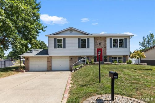 400 Saint John Dr, Godfrey, IL, 62035-2174 | Card Image