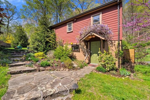 35 Riverview Trl, Croton-On-Hudson, NY, 10520-2130 | Card Image
