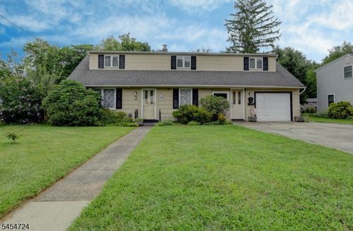 3 Village Rd, Pompton Plains, NJ, 07444-1817 | Card Image