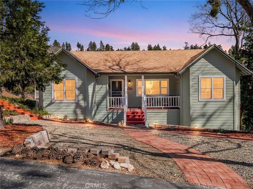 1 Sunnyslope Ln, Running Springs, CA, 92382-7530 | Card Image