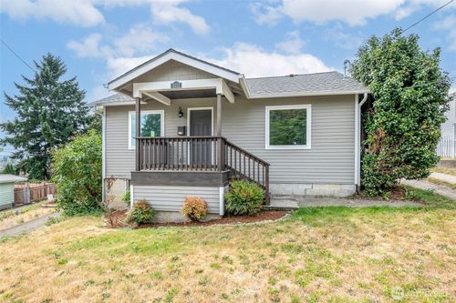 3111 13th St, Bremerton, WA, 98312-2841 | Card Image