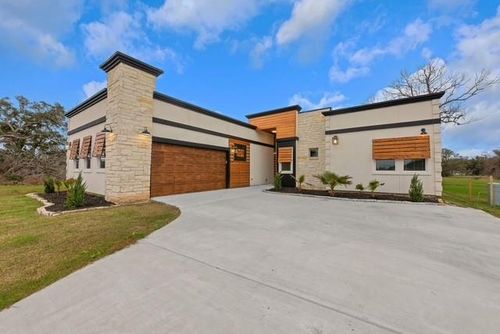 209 Horse Shoe Trl, Angleton, TX, 77515-7184 | Card Image