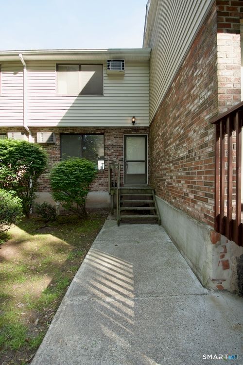 839-839 Blackstone Vlg, Meriden, CT, 06450-2417 | Card Image