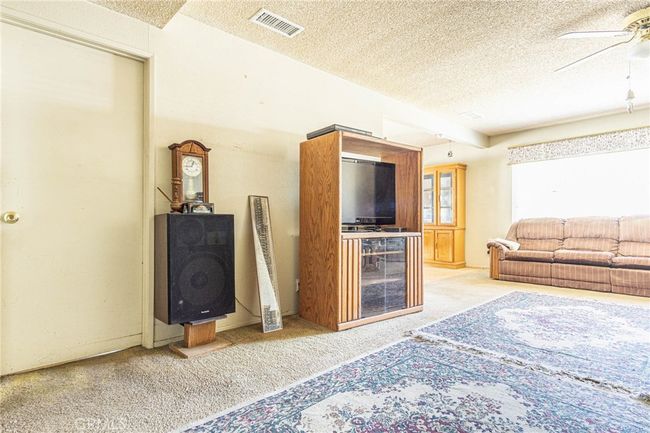 15660 Yates Rd, House other with 3 bedrooms, 2 bathrooms and 2 parking in Victorville CA | Image 7