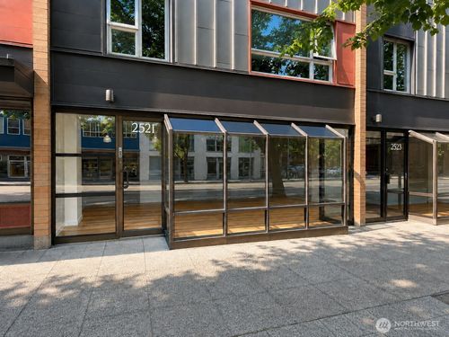 r-2521 1st Ave, Seattle, WA, 98121-1302 | Card Image