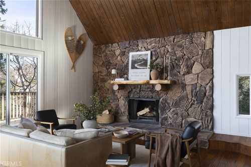 1458 Sequoia Dr, Lake Arrowhead, CA, 92352 | Card Image