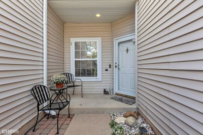 935 Viewpoint Drive, Townhouse with 3 bedrooms, 1 bathrooms and 1 parking in Lake In The Hills IL | Image 3