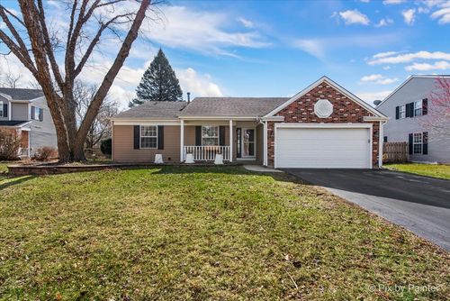 735 Royal Glen Dr, Cary, IL, 60013-2493 | Card Image