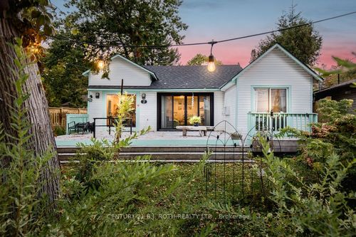 7 Oliver Dr, Tiny, ON, L0L2J0 | Card Image