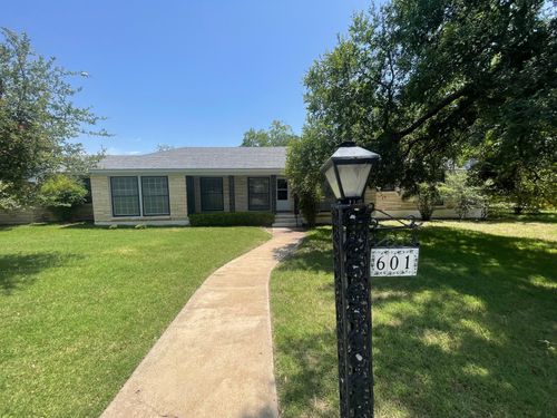 601 S Arnold St, Lampasas, TX, 76550-2541 | Card Image